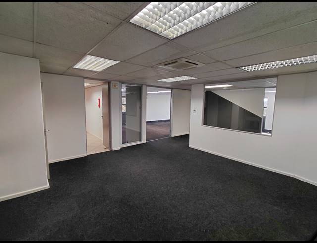 399M² OFFICE TO LET IN HURLINGHAM